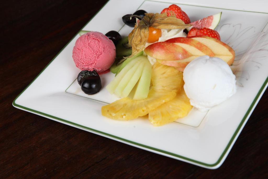 Hotel Restaurant De Hoogt Maasdam Zewnętrze zdjęcie